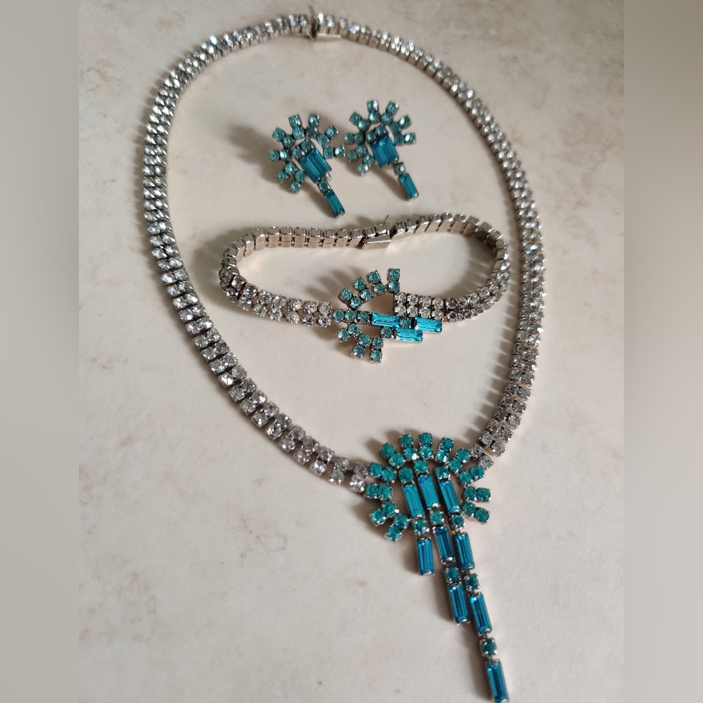 Stunning Art Deco Crystal Necklace, Bracelet and Earrings Set Statement - Picture 4 of 14